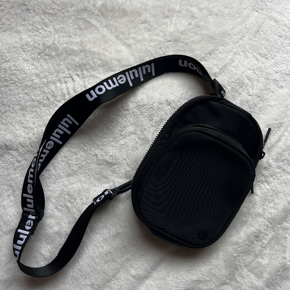Lululemon bag